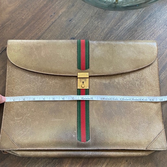 SOLD 1970s Vintage Gucci Portfolio Clutch Purse - Picture 11 of 14